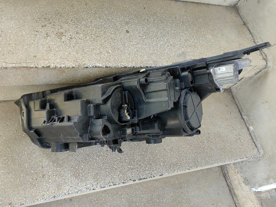 Фар Opel Crossland X LED 22г. десен / Фар Опел Кросланд Оригинален