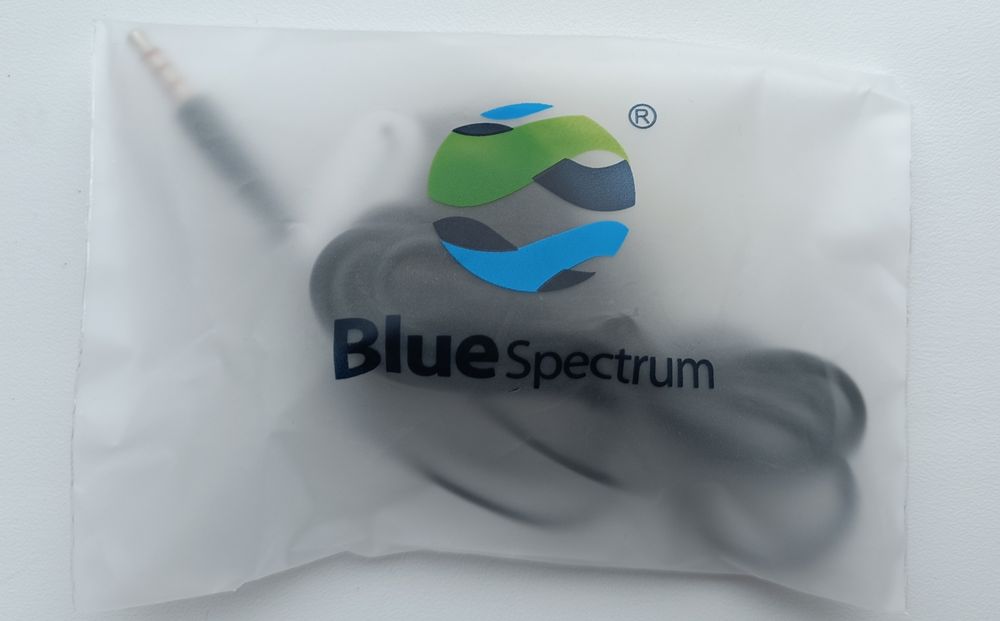 Продам наушники (внутриканальные)