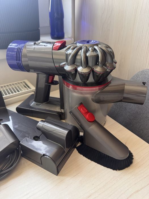 Aspirator Dyson V8