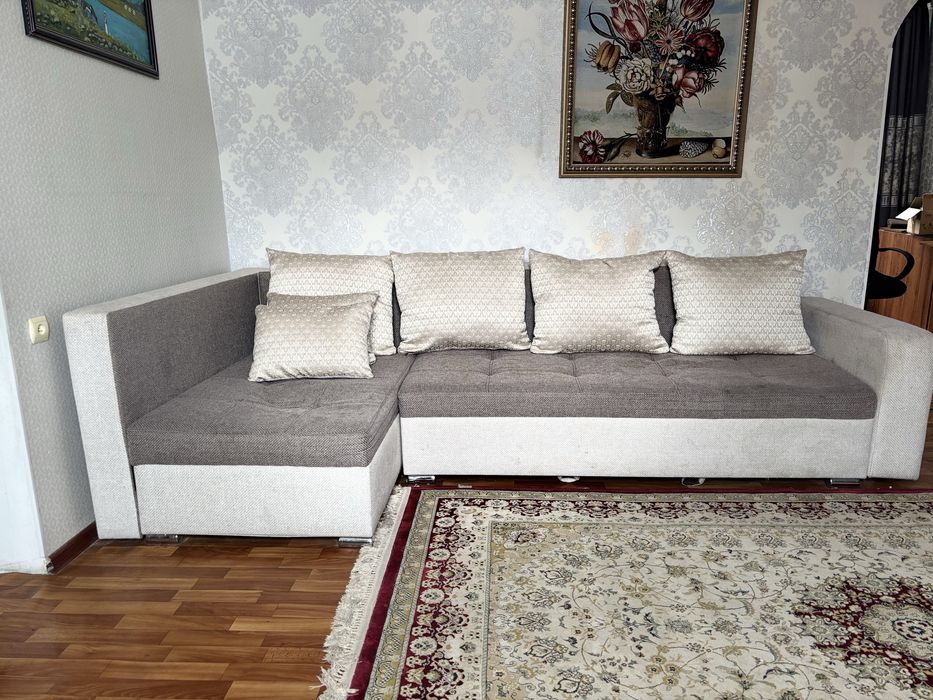 Продаю угловой диван
