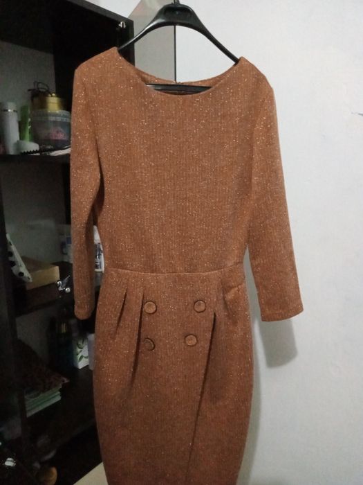 Коричневое платье