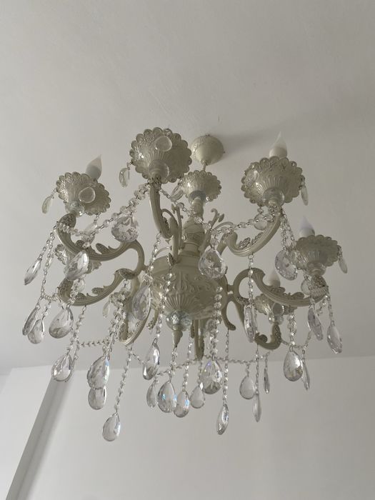 Люстра в отличном состоянии!