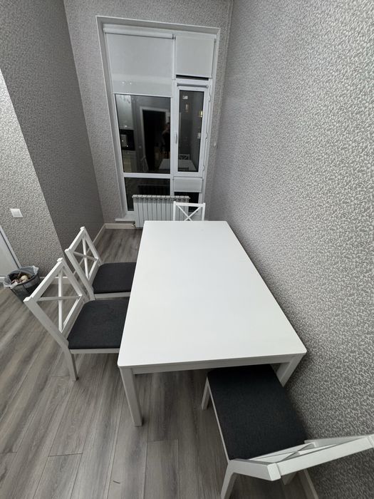 Кухонный стол со стульями