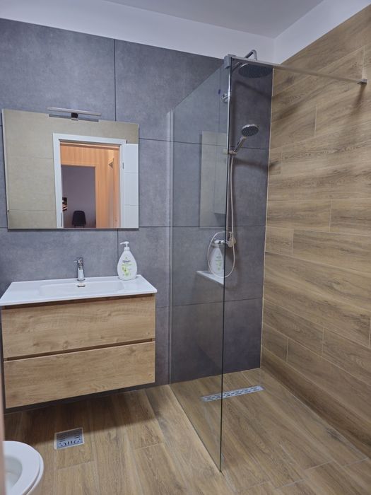 Inchiriez apartament 2 camere etaj 2, lift, Focsani zona Garii regim hotelier 300