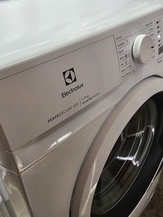 Masina de spalat Electrolux PerfectCare 600, 7 kg, inverter, stare buna