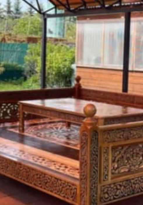 Топчан из ореха новый ручная работа