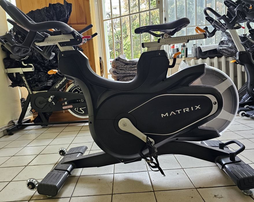 Продавам 8 Спининг колела, байкове (Spinning bike). MATRIX CXC