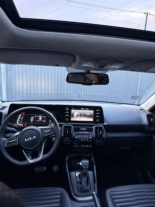 Срочно продается KIA SONET 3 поз фулл