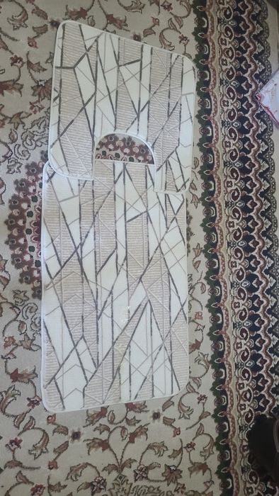 Продается коврик для ванны