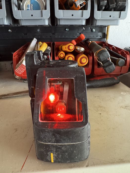 Vand nivela laser dewalt