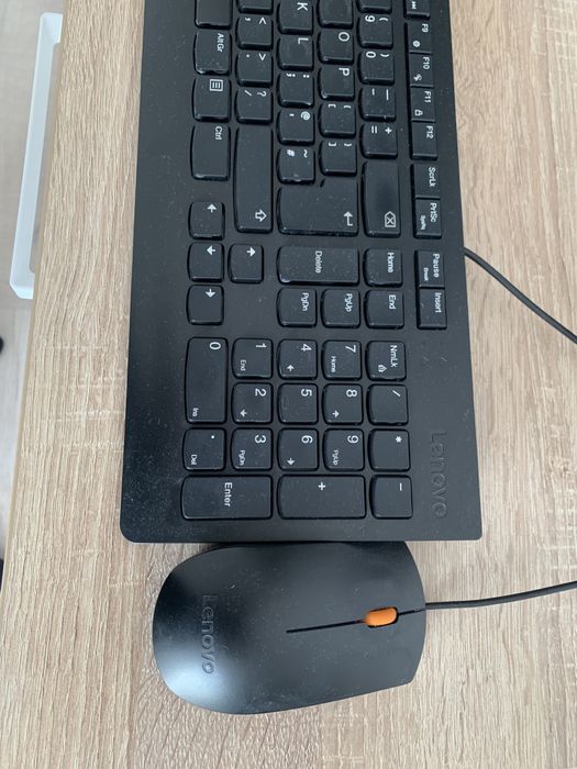 Vând PC Lenovo Ideacentre