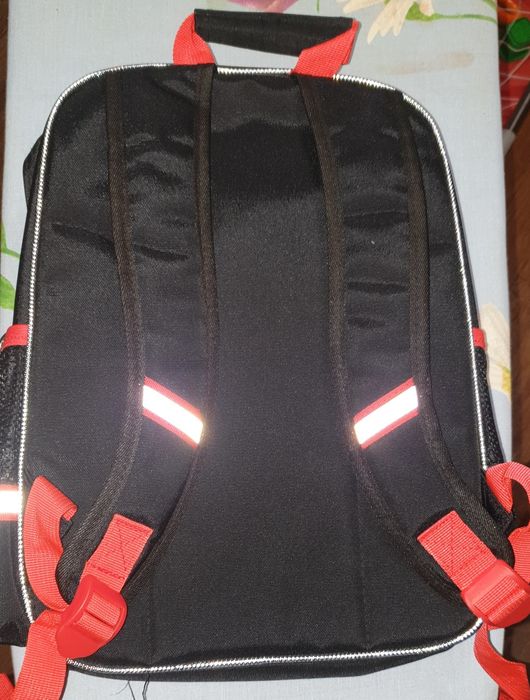 Продается школьный рюкзак