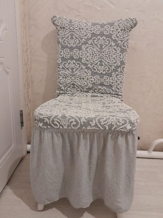 Чехлы на  стулья