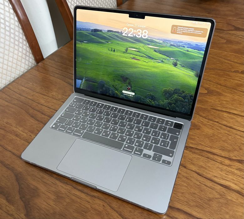 Macbook Air M2 space grey