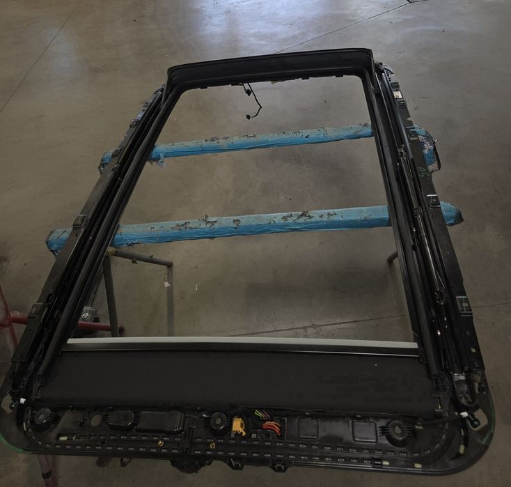 Servicii curatare, degresare si intretinere trapa si plafon panoramic