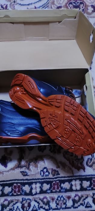 Продам спец обувь новая!