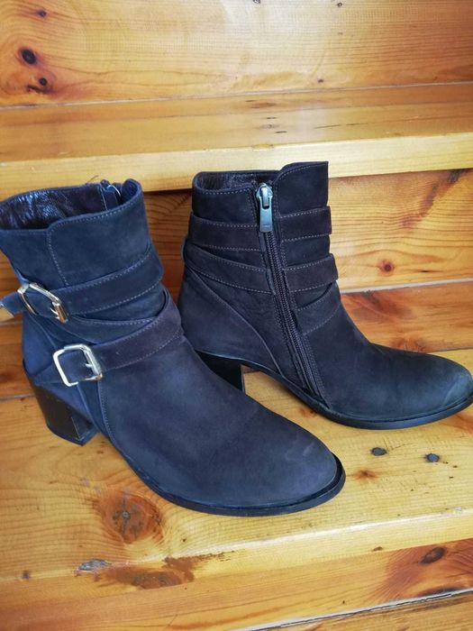 Продавам топли дамски боти