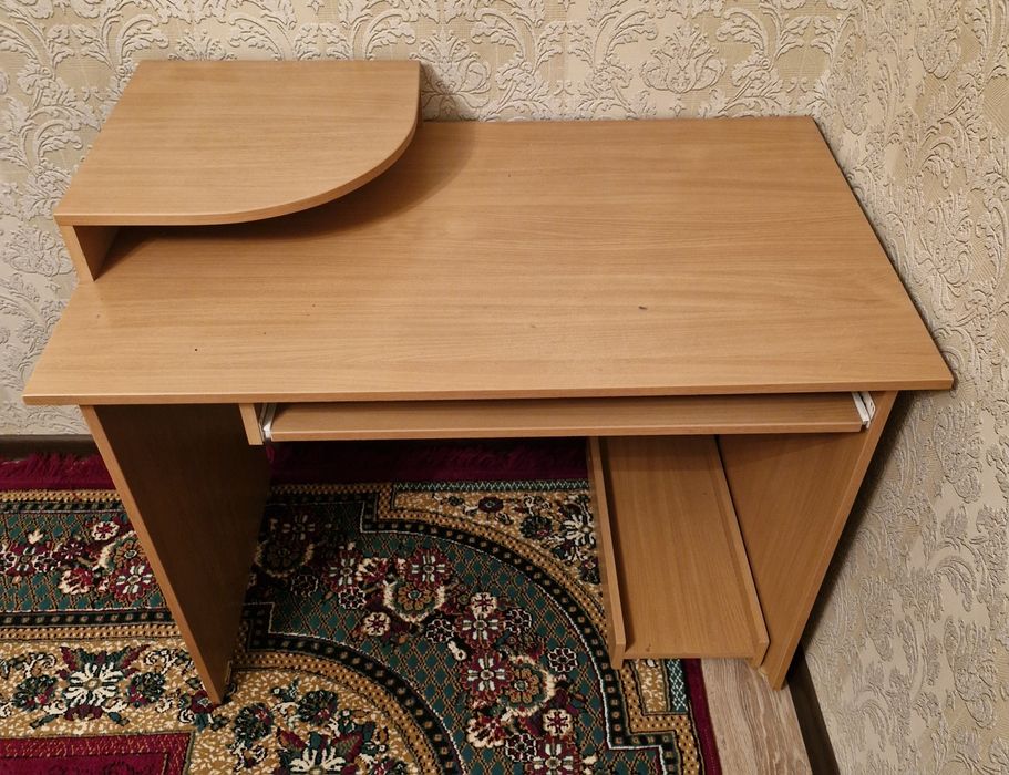 Стол для компьютера