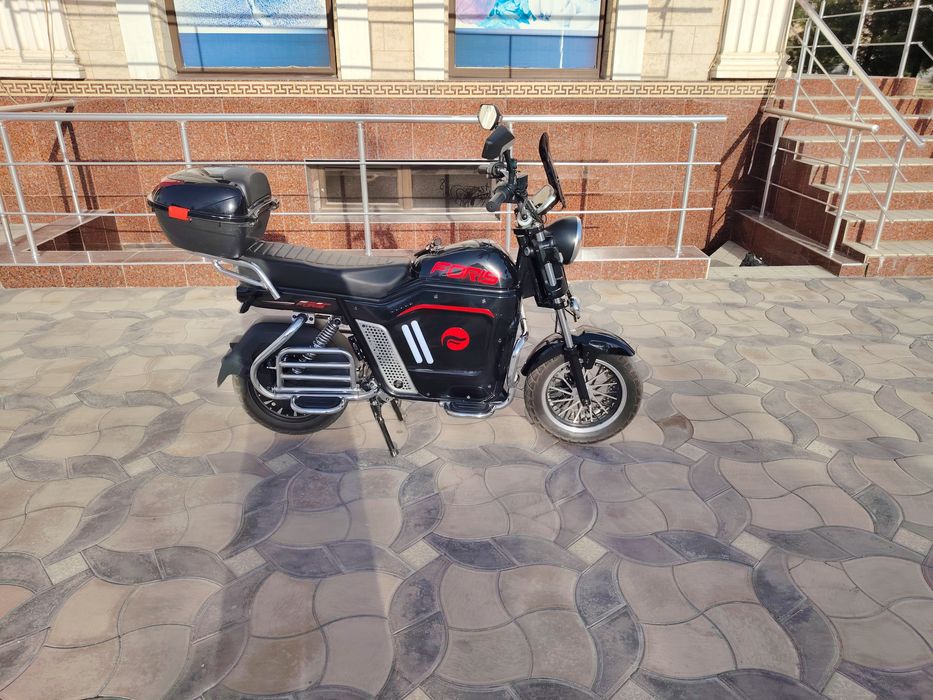 Скутер Retro M7.