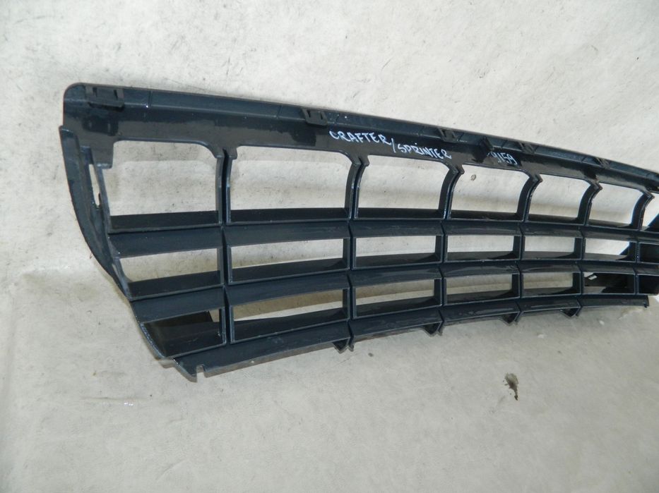 Grila intre proiectoare, VW Crafter  /  Mercedes Sprinter, 2007, 2008, 2009, 2010, 2011, 2012, 2013,  , 2E0807835A  /  9068850153