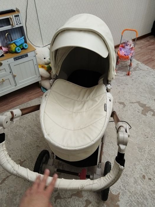 продам коляску в хорошем состоянии.
