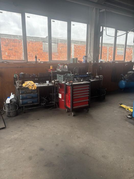 Societate comerciala cu service auto echipat și dotat, situat într-un spațiu închiriat