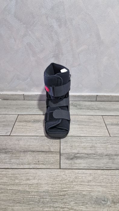 Orteza si cârje nefolosite