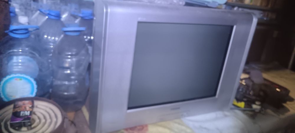 Срочно продам телевизор