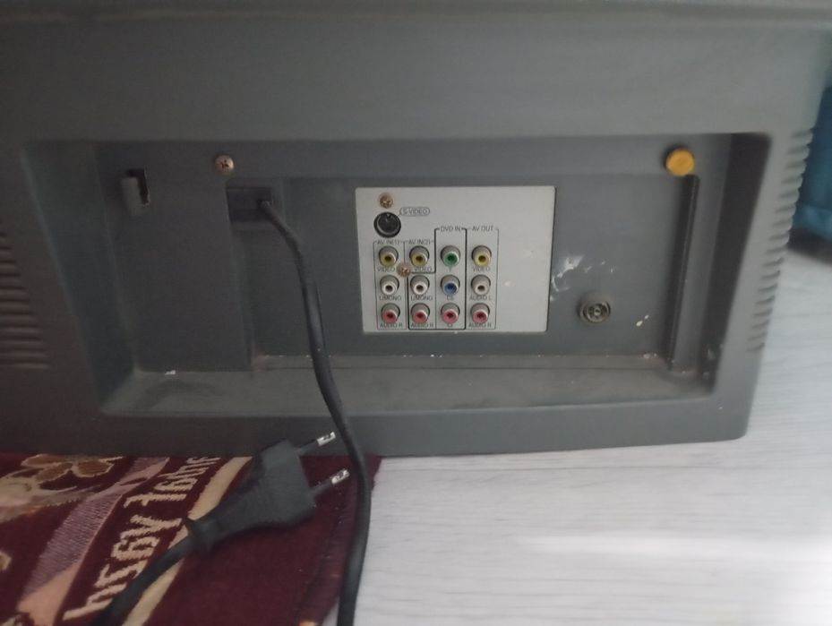 Продам телевизор