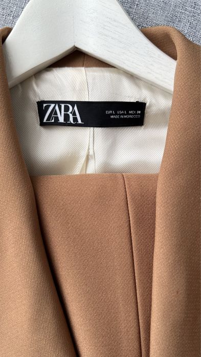 Продам костюм Zara