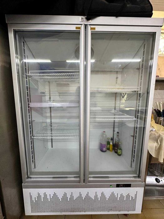 продается производственный холодильник