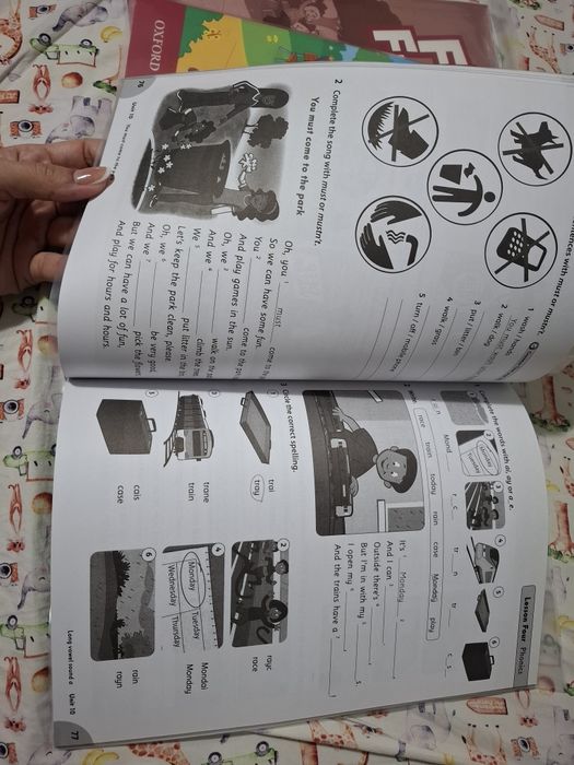 Книги по английскому Oxford Family and friends 2 и 3