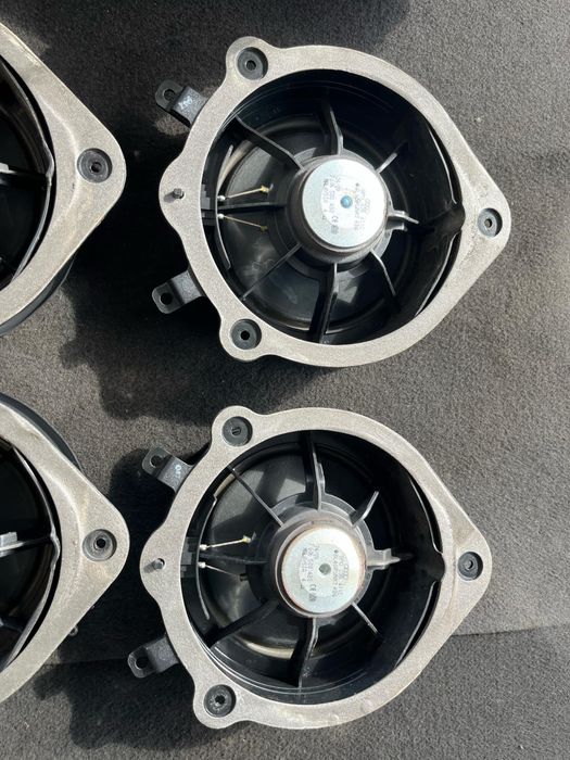 Колони озвучение тонколони Audi A3 8p буфер бас