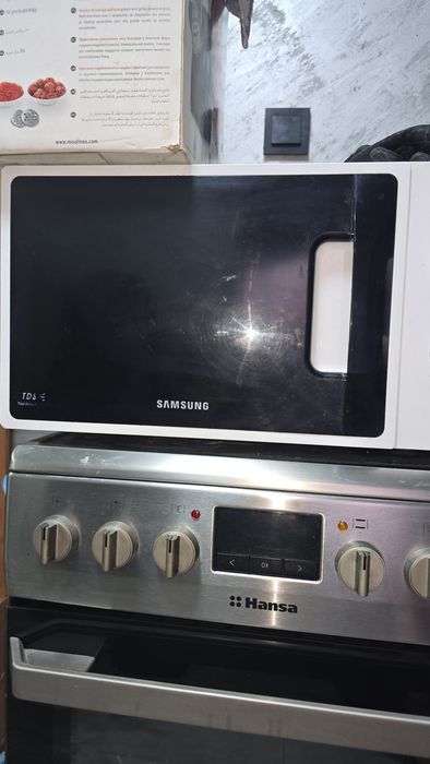 Продам микроволновку Samsung
