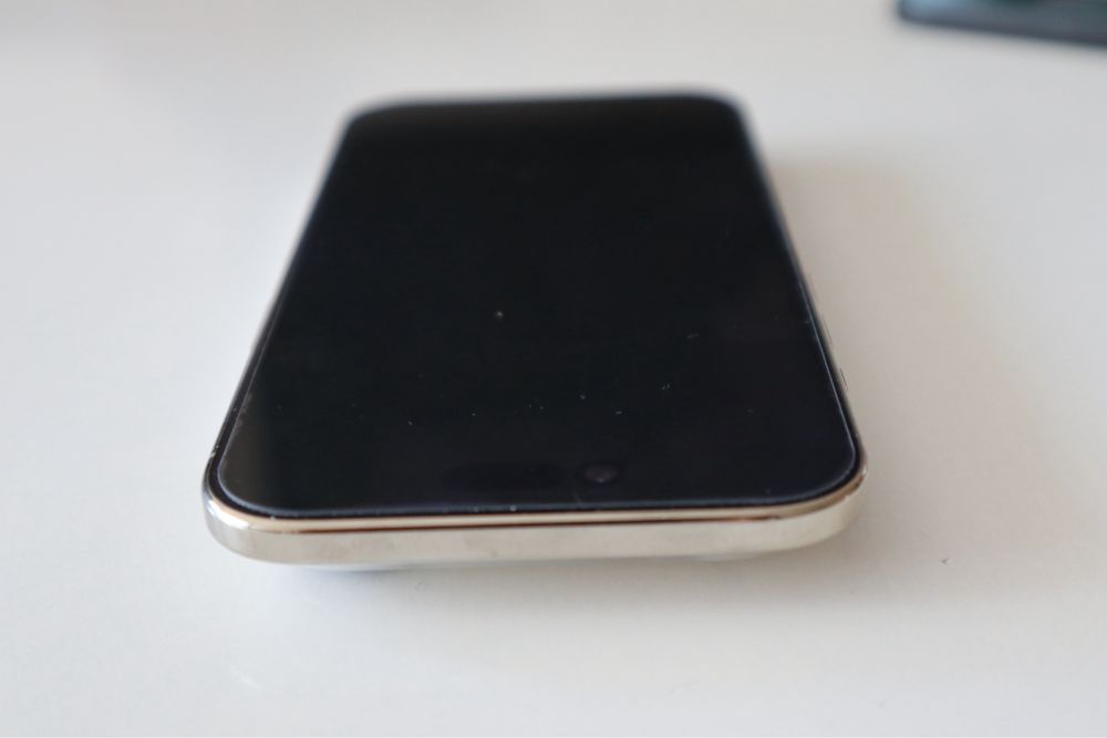 iPhone Air 256 GB Light  Gold+ Оригинален Apple MagSafe Battery Pack – В гаранция