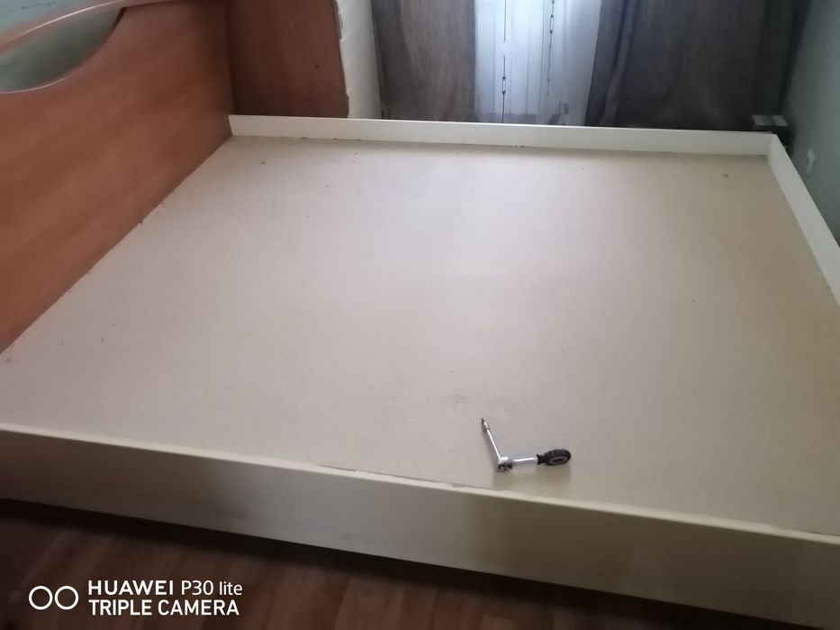 Продам кровать 2х2м.