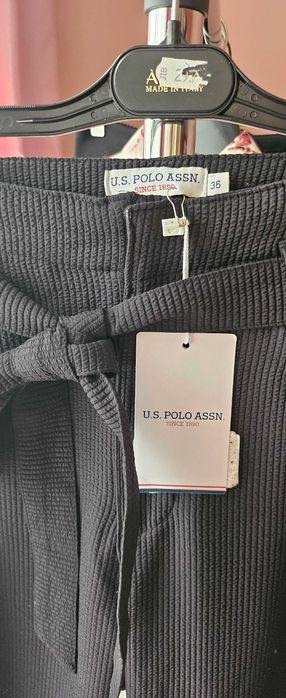 Нов черен панталон