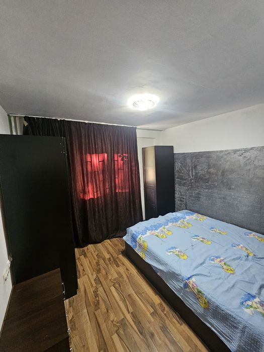 Închiriez apartament