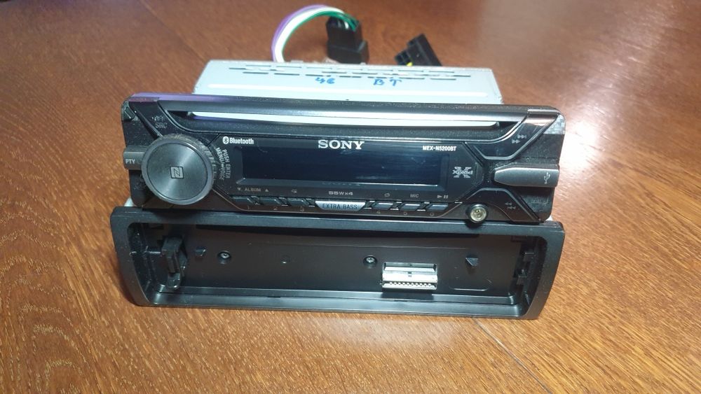 Авто радио плеър музика за кола Сони Sony CD MP-3 USB AUX Bluetooth Блутут Цветове