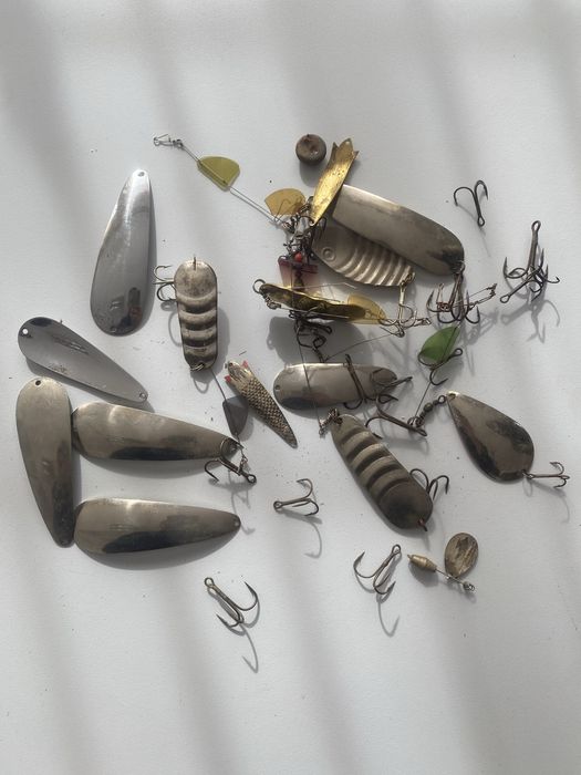 mulinete pescuit vechii colectie linguri  si colectie lansete germina