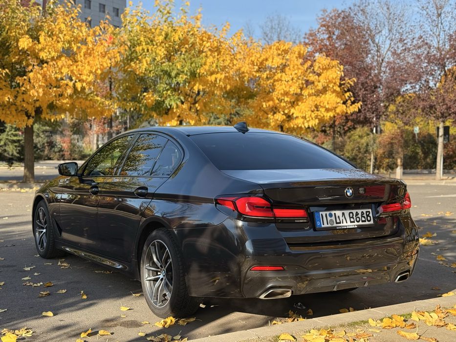 BMW G30LCI 520i MildHybrid M/Laser/Trapa/360/Garantie/Cheie display