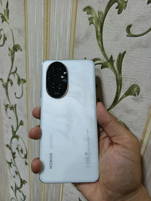 Honor 200 12/512gb ideal