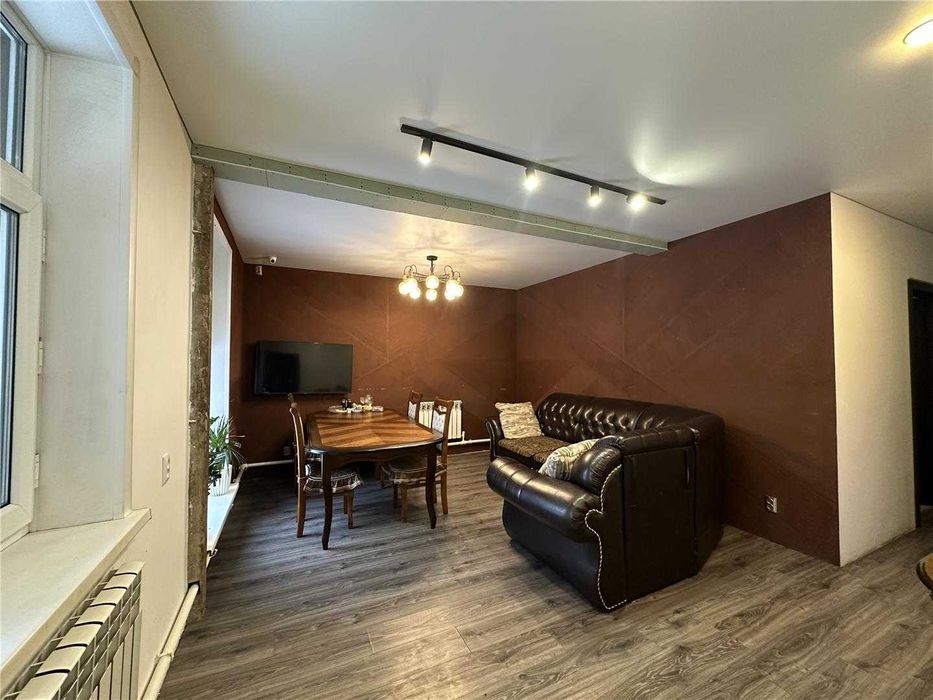 -Продам дом по Матросова. Свежий ремонт!