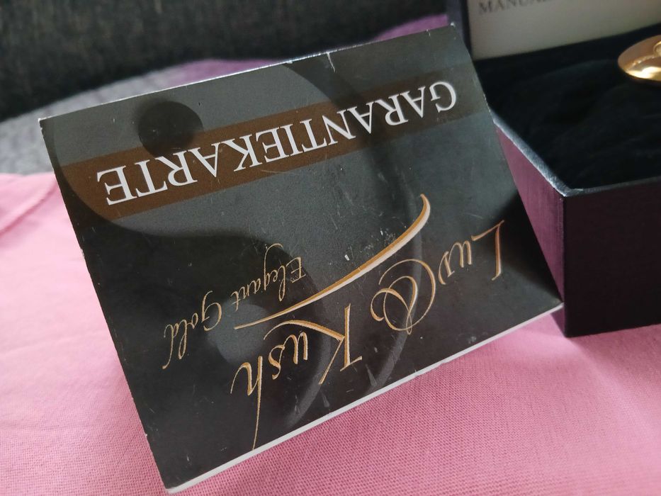 Елегантен позлатен часовник Luv & Kush