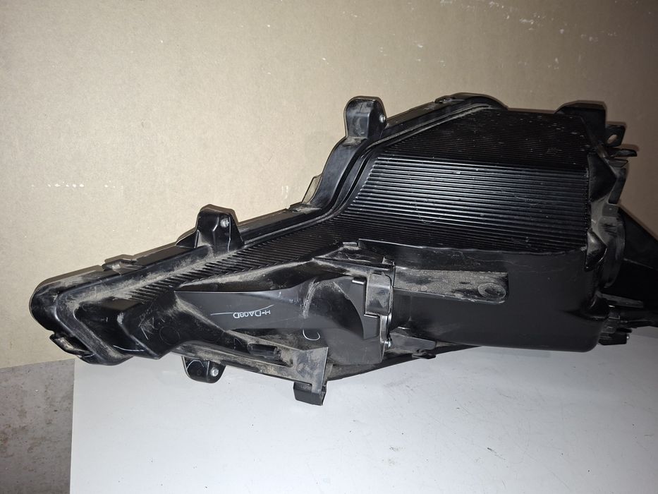 Ляв фар за Mitsubishi Space Star 2020-2024