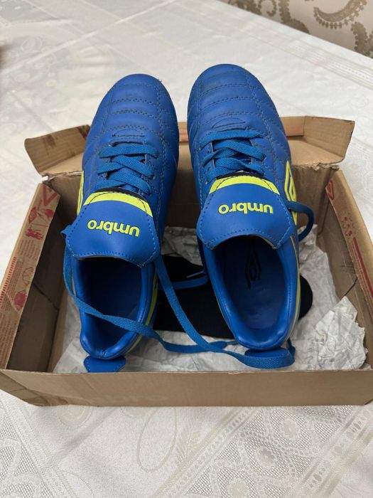 Бутсы  37 размер