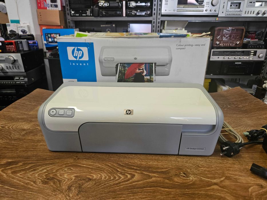 Цветен мастиленоструен принтер HP Deskjet D2360.