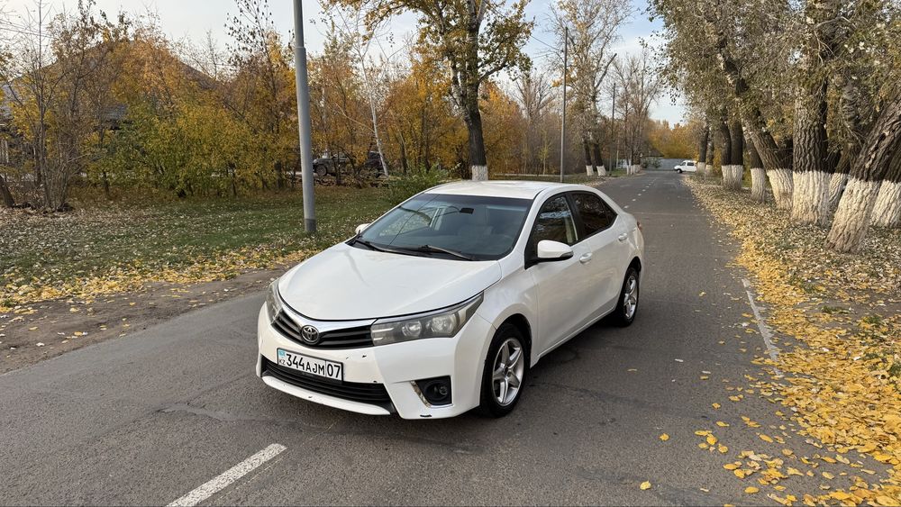 Toyota Corolla 2015год