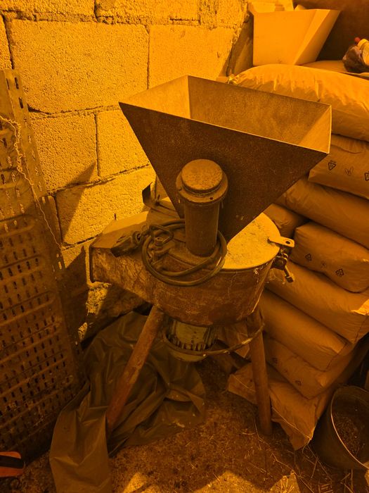 Ярмомелка за мелене на зърно!