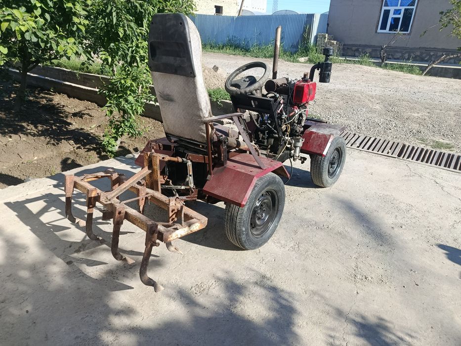 Mini traktor sotiladi